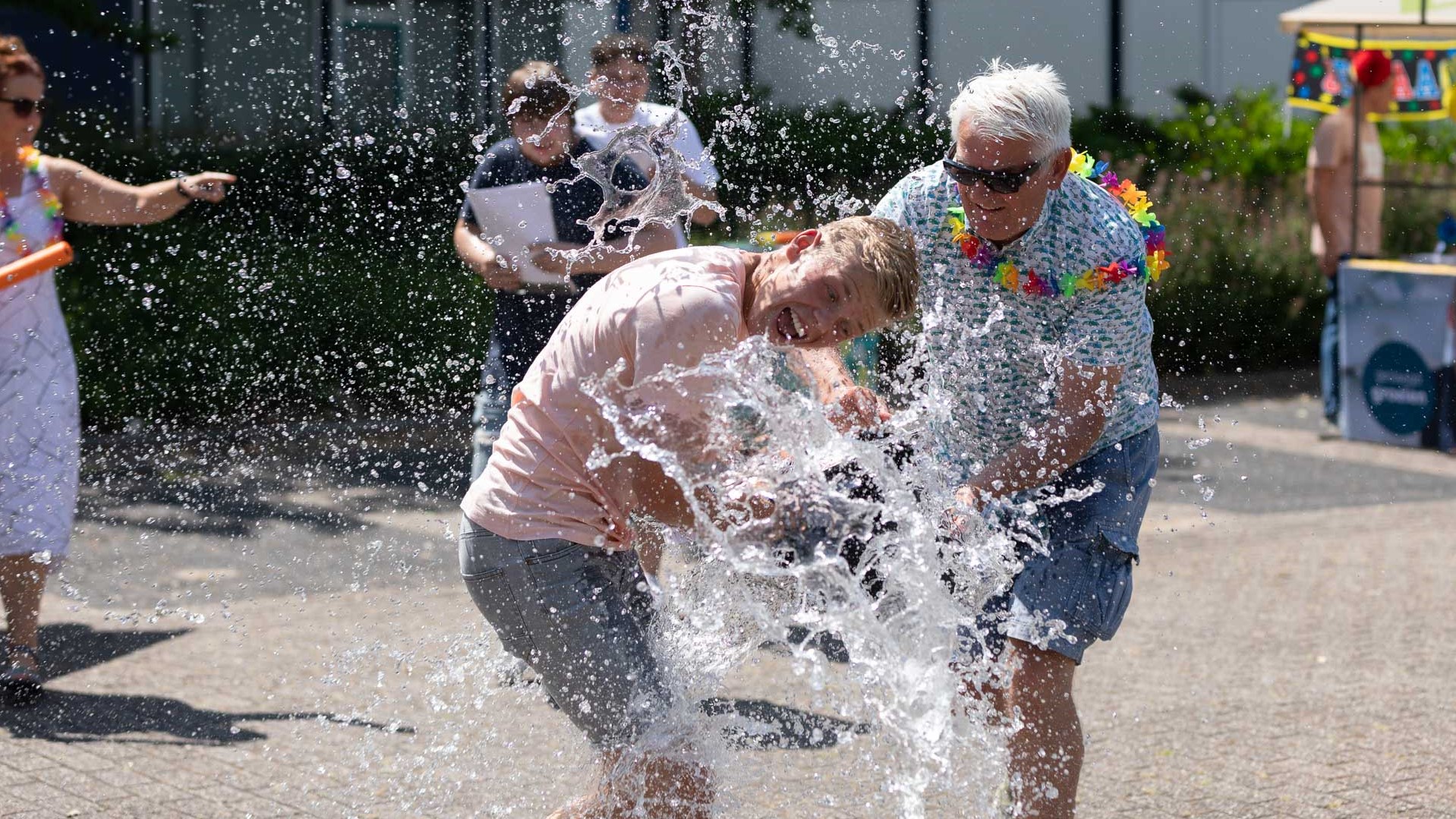 Natte uitreiking van cijferlijsten