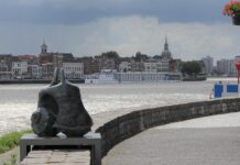 Wandelen langs de beeldenparkroute