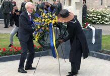 Amerikaan houdt toespraak bij Dodenherdenking in Grote Kerk