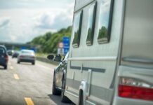 Met deze 4 tips rij je zuiniger tijdens je vakantie