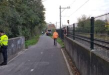 Trein flink beschadigd na botsing bij Baanhoek met ijzeren balk