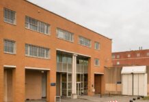 Bezoeker gevangenis heeft softdrugs in onderbroek