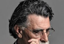 Kader Abdolah houdt lezing over Iran in museum Hof van Nederland