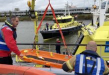 Reddingsoefening op de Beneden-Merwede