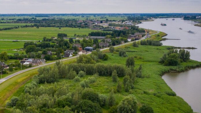 waterschap dijk-rivier