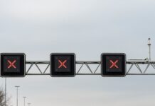 Automobilisten negeren massaal rood kruis: 110 bekeuringen uitgeschreven