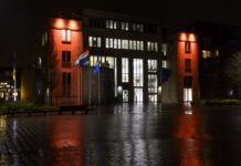 D66 wil weten waarom het gemeentehuis niet oranje verlicht is