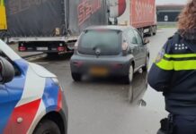 Pakketje met telefoon over de muur gegooid bij gevangenis