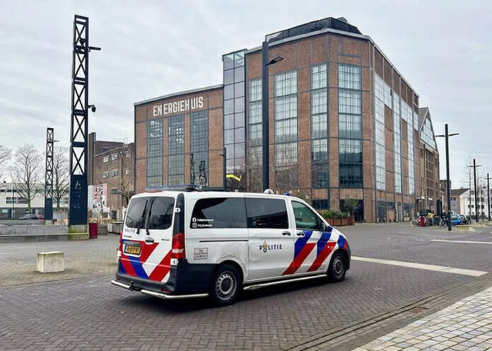 politie busje energiehuis foto politie