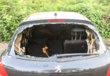 Auto brandt uit in Dordrecht