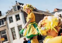 Internationaal straattheater vermaakt publiek tijdens ‘Dordt Pakt Uit’