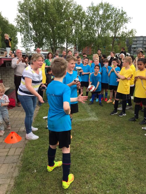 Schoolvoetbal bij VV Papendrecht