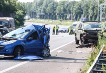 A16 dicht na ernstig ongeluk, traumahelikopter landt op snelweg