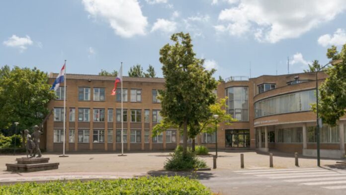 gemeentehuis hardinxveld