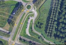 112-Nieuws: auto op carpoolplaats uitgebrand