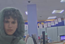 Duizenden euro’s gestolen van 90-jarige vrouw; verdachte herkenbaar in beeld