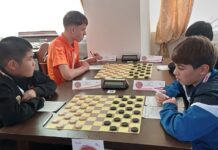 Papendrechter Rafaël speelt goed WK dammen