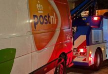 Opnieuw Dordtse pakketbus gestolen; politie haalt dief uit sloot
