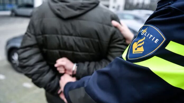 politie arrestatie handboeien politie