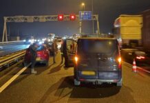 Aanrijding op A15 veroorzaakt file in spits