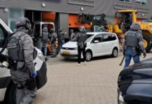 Gezellige loodsen blijken vol jerrycans te staan met vloeistof om harddrugs mee te maken